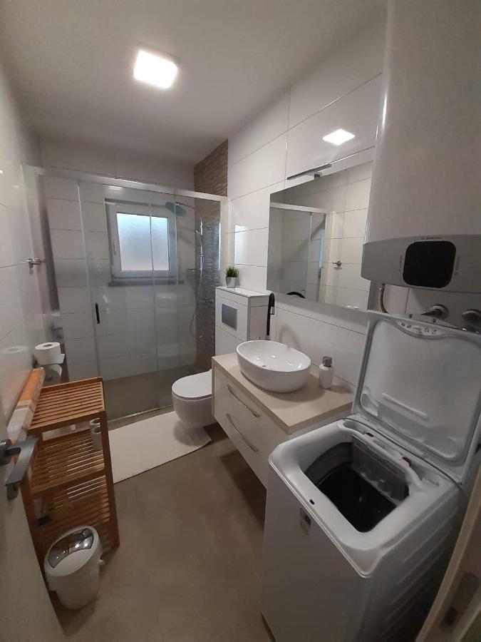 Holiday House Emjalemi Pula Luaran gambar