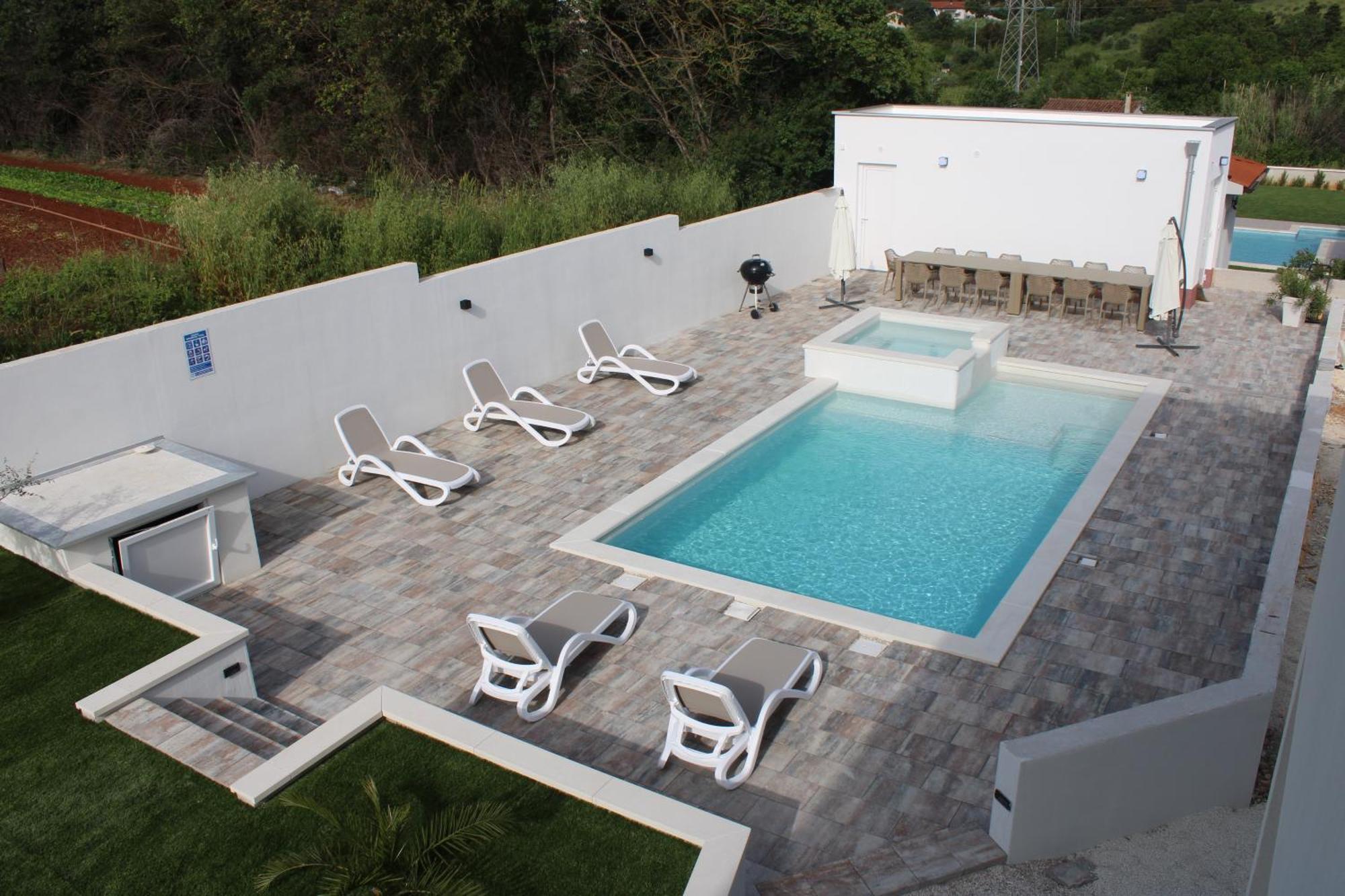 Holiday House Emjalemi Pula Luaran gambar