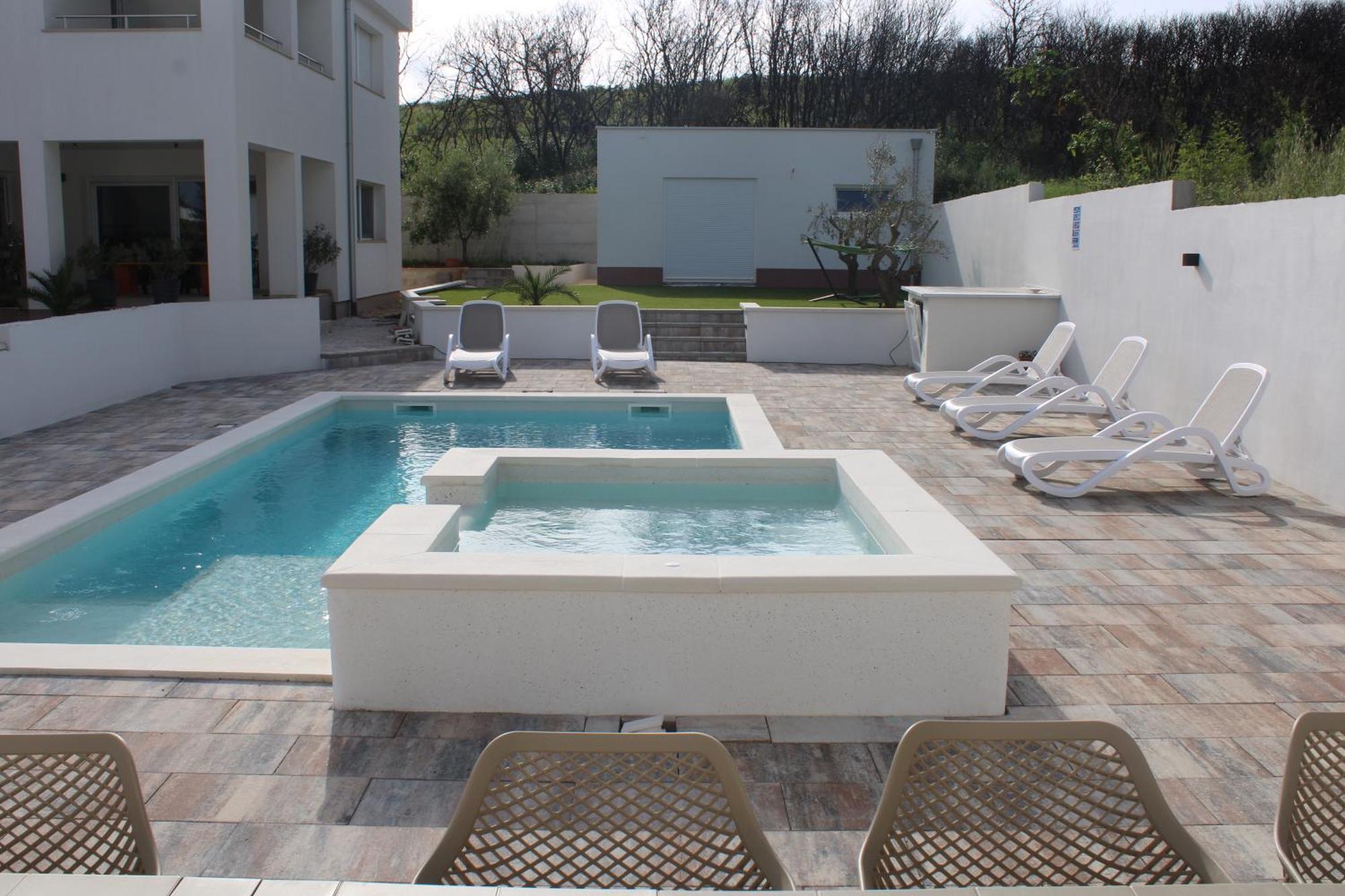 Holiday House Emjalemi Pula Luaran gambar
