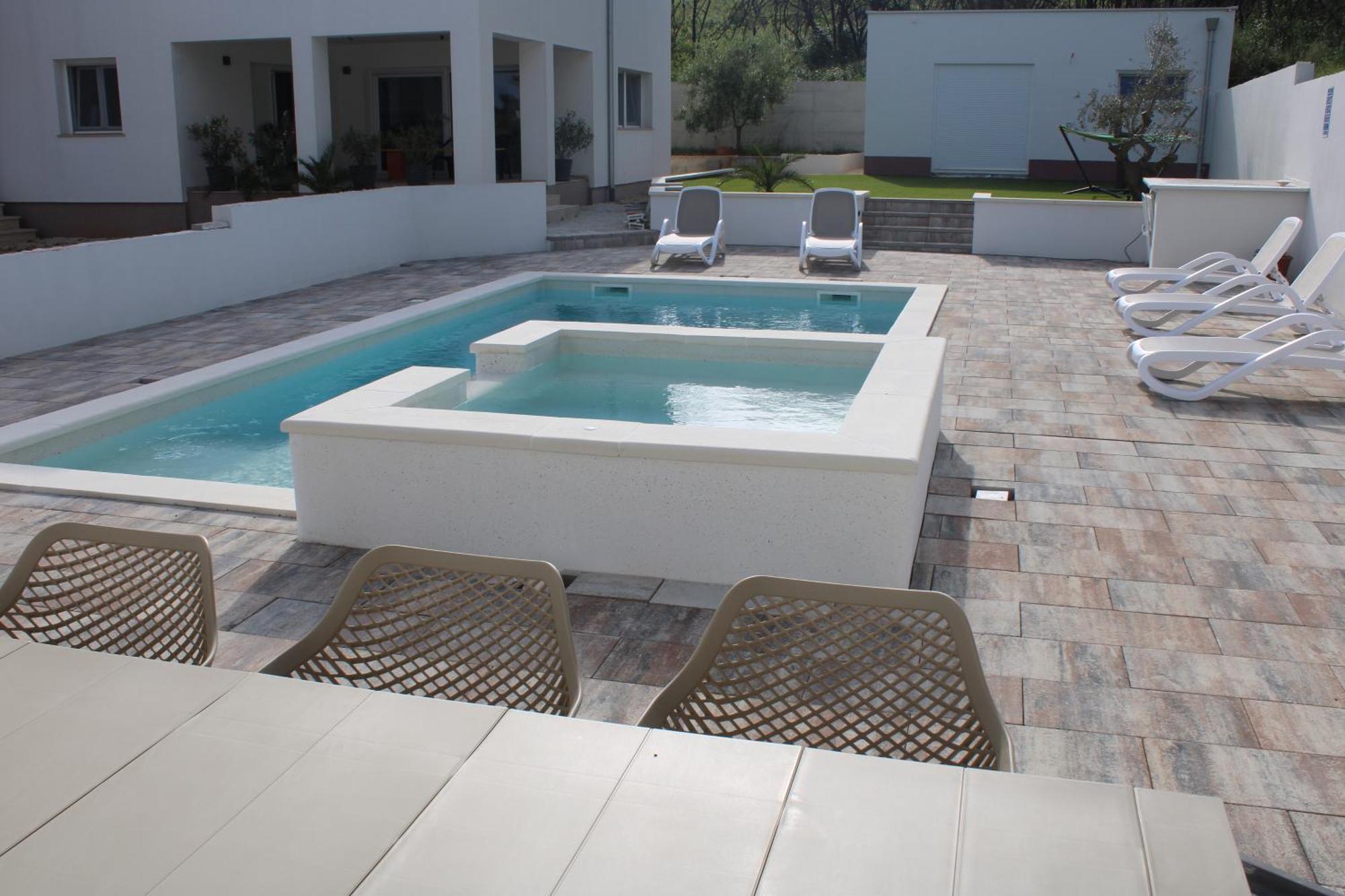 Holiday House Emjalemi Pula Luaran gambar