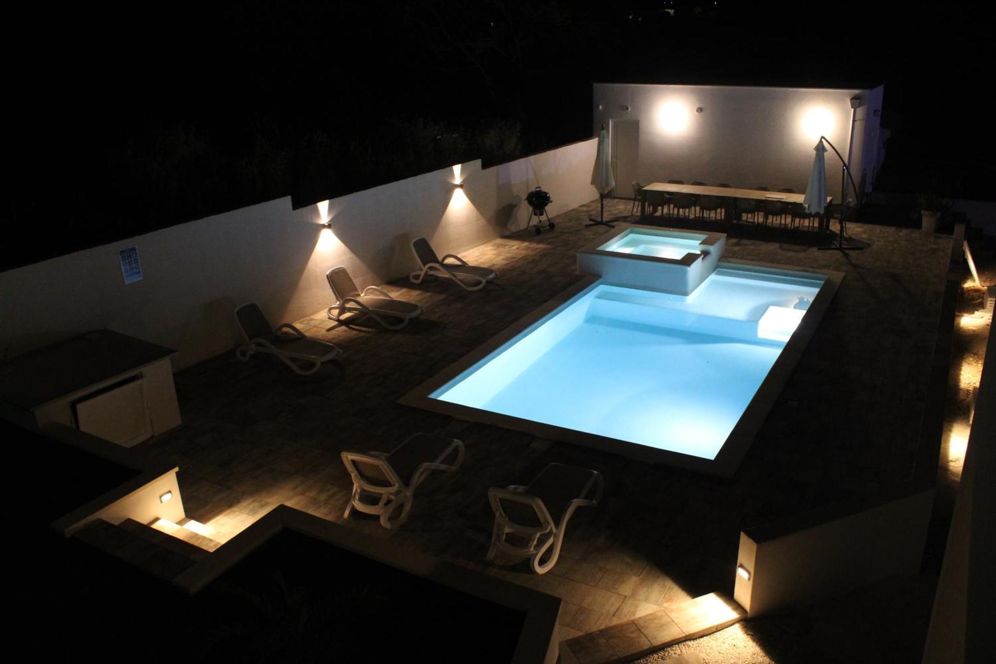 Holiday House Emjalemi Pula Luaran gambar